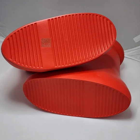 Cartoon Inspired Boots - Picture 4 of 4